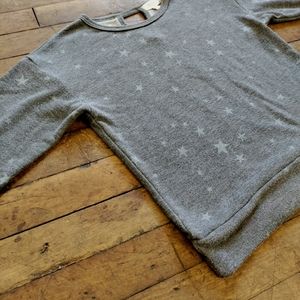 Grey shirt with stars size xl